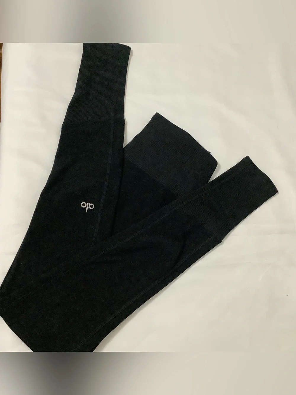 ALO Yoga excellent pre